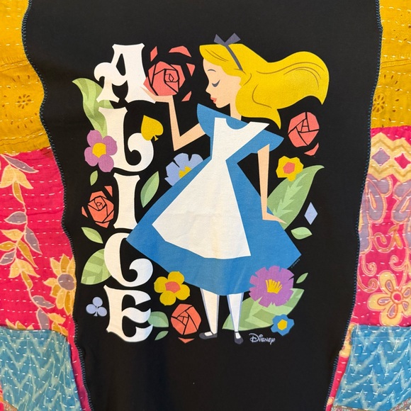 Handmade Upcycled ALICE IN WONDERLAND Kantha Tunic with Pockets NWT One Size - Picture 8 of 8